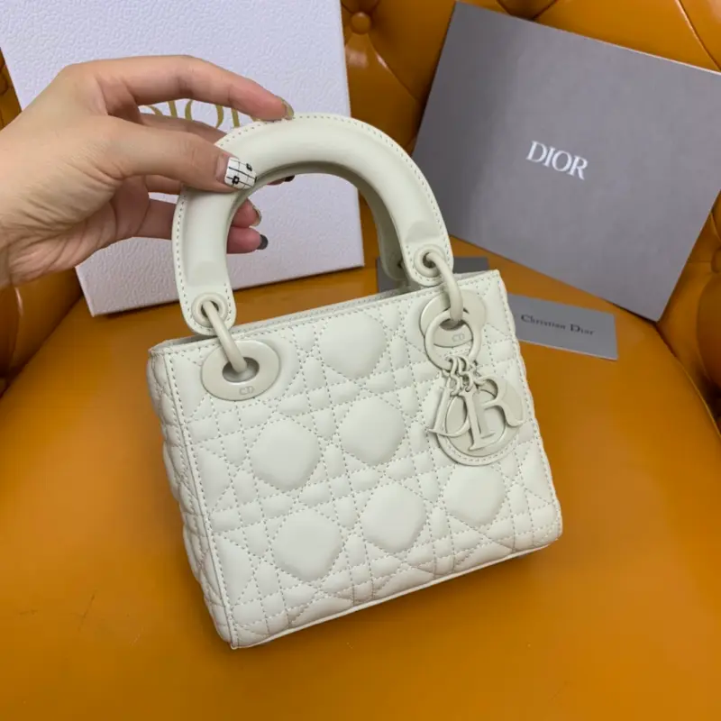 ML184 2 High Quality Bags - Image 3