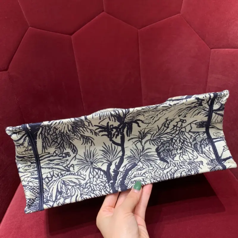 ML166 5 High Quality Bags - Image 4