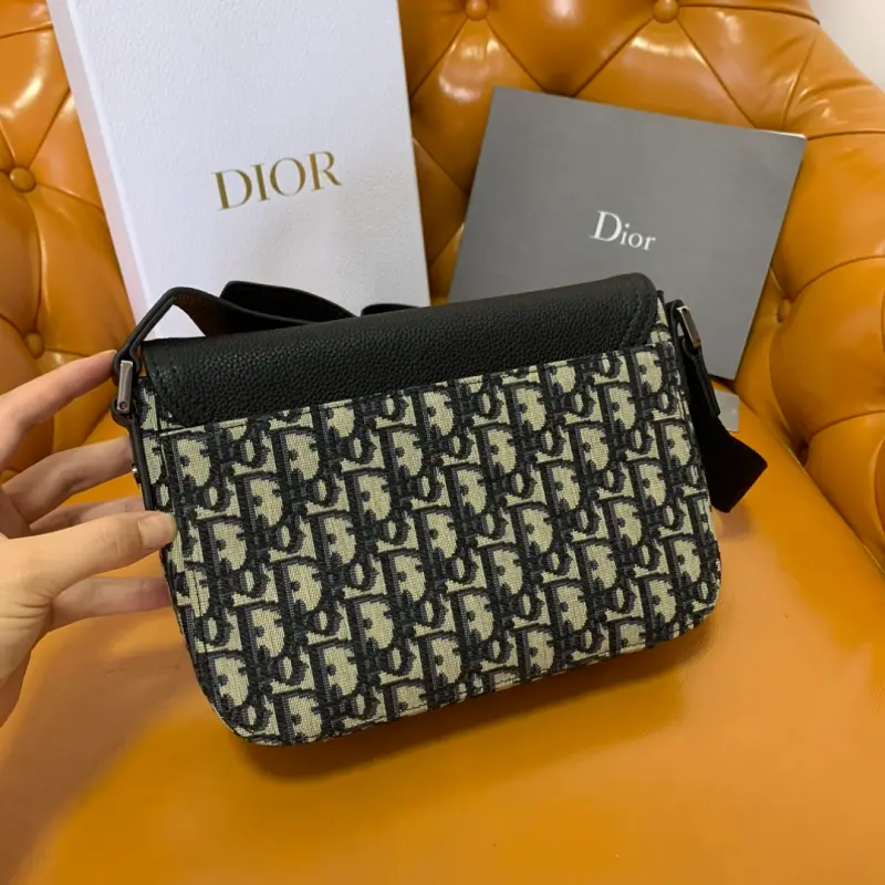 ML Saddle Messenger Bag 23cm High Quality Bags - Image 4