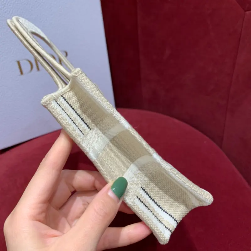 ML8 3 High Quality Bags - Image 4