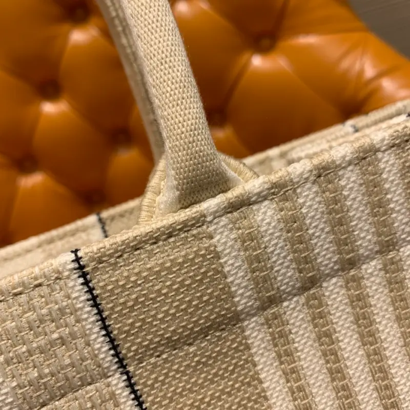 ML3 2 High Quality Bags - Image 4