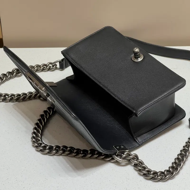 Leboy Trumpet 20cm Large V Calf Leather CM 1 High Quality Bags - Image 4