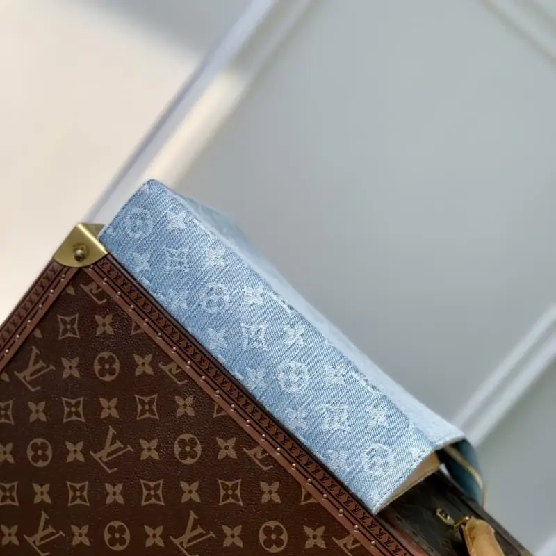 M47542 Light blue denim HH154 26x20cm High Quality Bags - Image 5