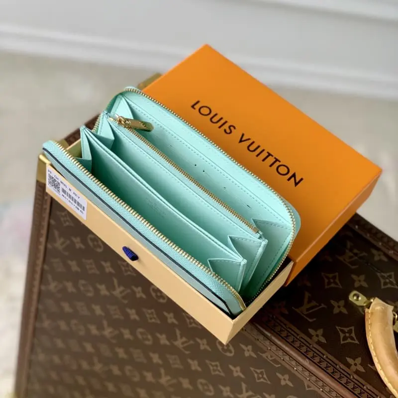 M61867 Lake Blue HH149 19.5*10.5*2.5cm High Quality Bags - Image 4