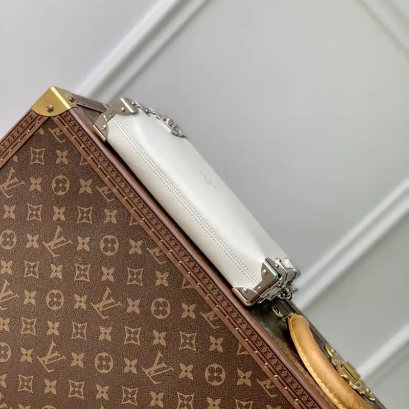 M25445 White 23x12x4cm High Quality Bags - Image 4