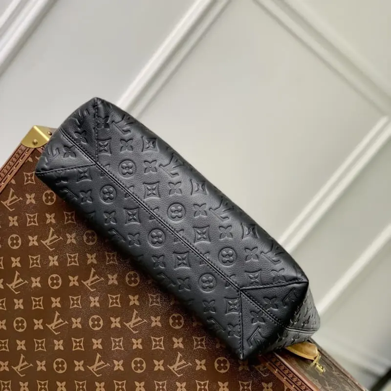 M24777 33x37x13cm High Quality Bags - Image 4