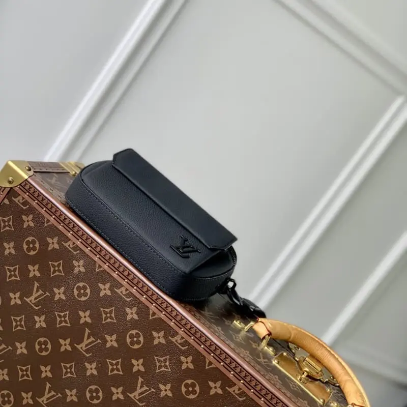 M83563 HH48 20x12x5.5cm High Quality Bags - Image 4