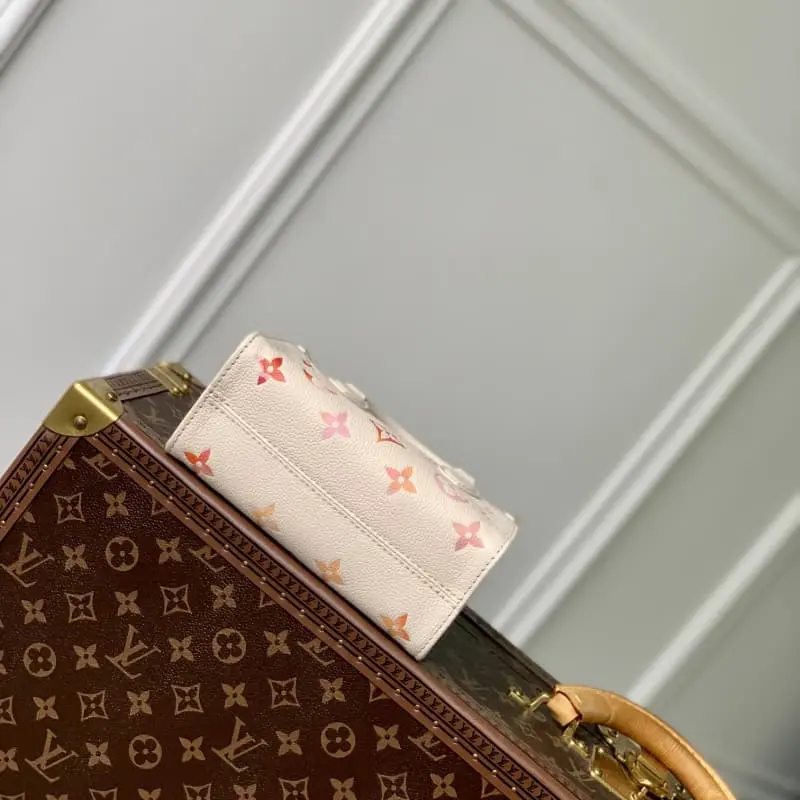 M47115 HH60 18x15x8.5cm High Quality Bags - Image 4