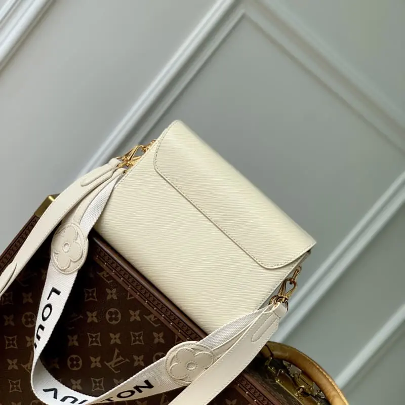 M24765 Black 23x17x9.5cm High Quality Bags - Image 3