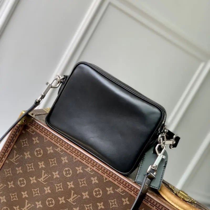 M13987 17.5x11x25cm High Quality Bags - Image 3