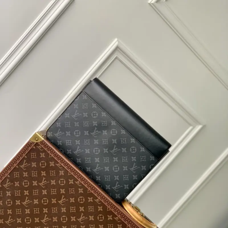 M80107 32x22x4cm High Quality Bags - Image 3