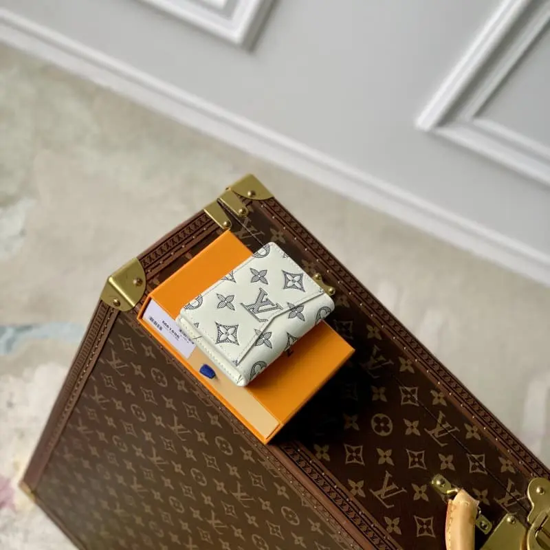 M61696 Elegant White High Quality Bags - Image 3