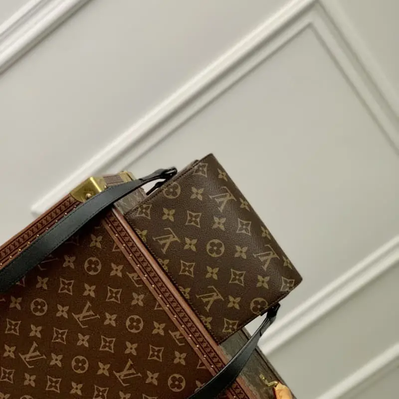 M83613 18x11x6.5cm High Quality Bags - Image 3