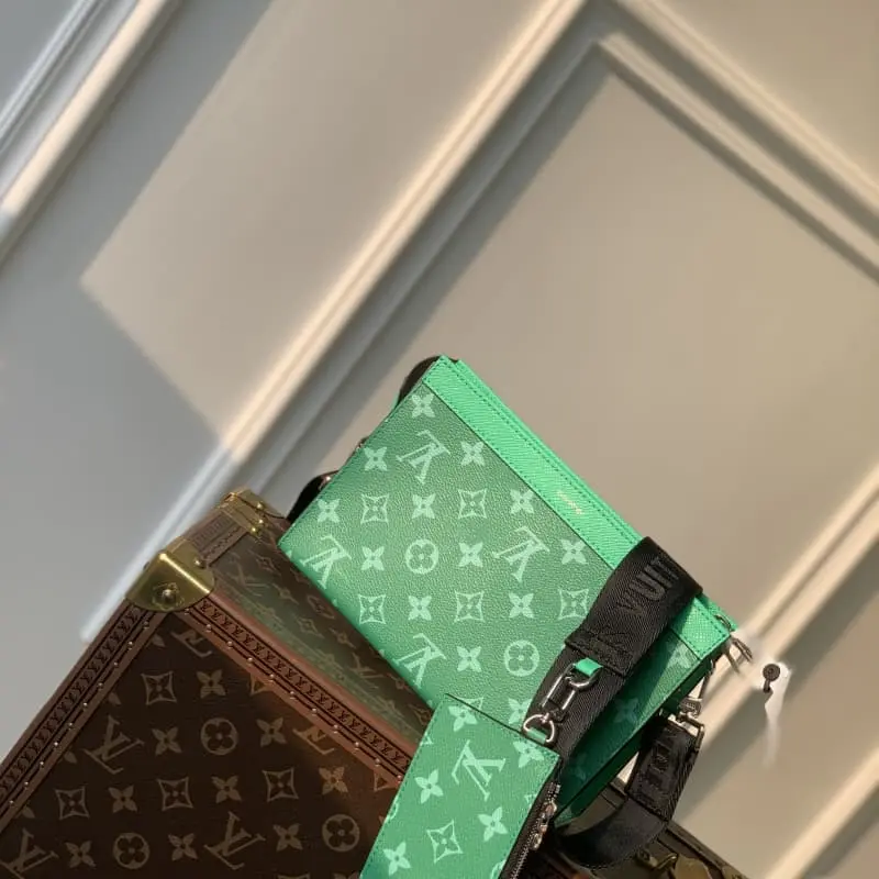 M81124 Green Flower 18.5x11x6.5cm High Quality Bags - Image 2