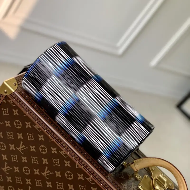 M23744 26x14x14cm High Quality Bags - Image 3