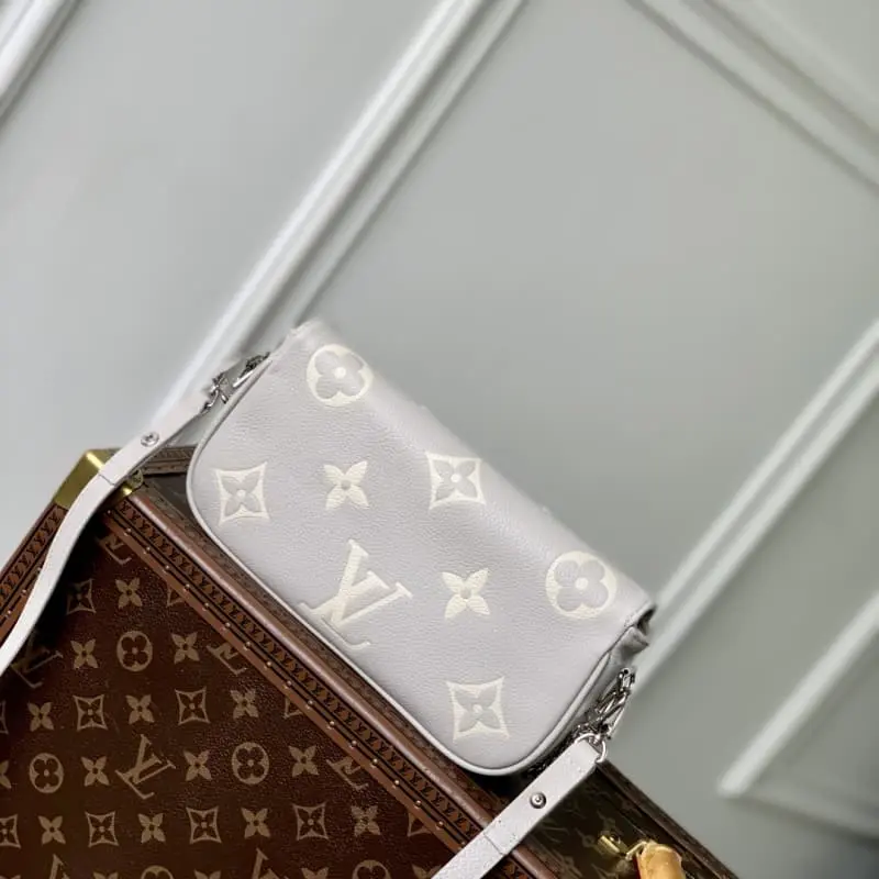 M14225 12x4.3x23.5cm High Quality Bags - Image 3