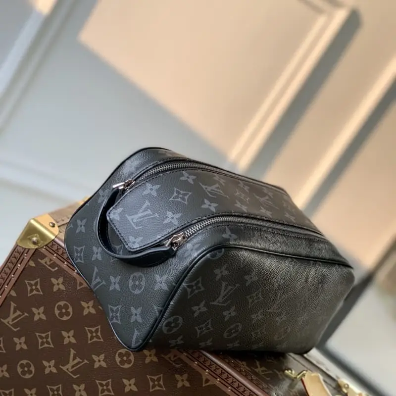 M46354 28x15x16.5cm High Quality Bags - Image 3