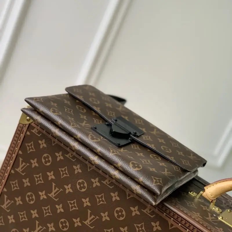 M82598 28x22.5x3.5cm High Quality Bags - Image 3