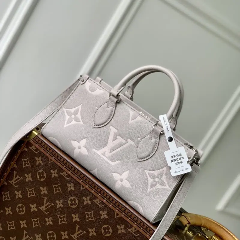 M14213 13x10x25cm High Quality Bags - Image 3