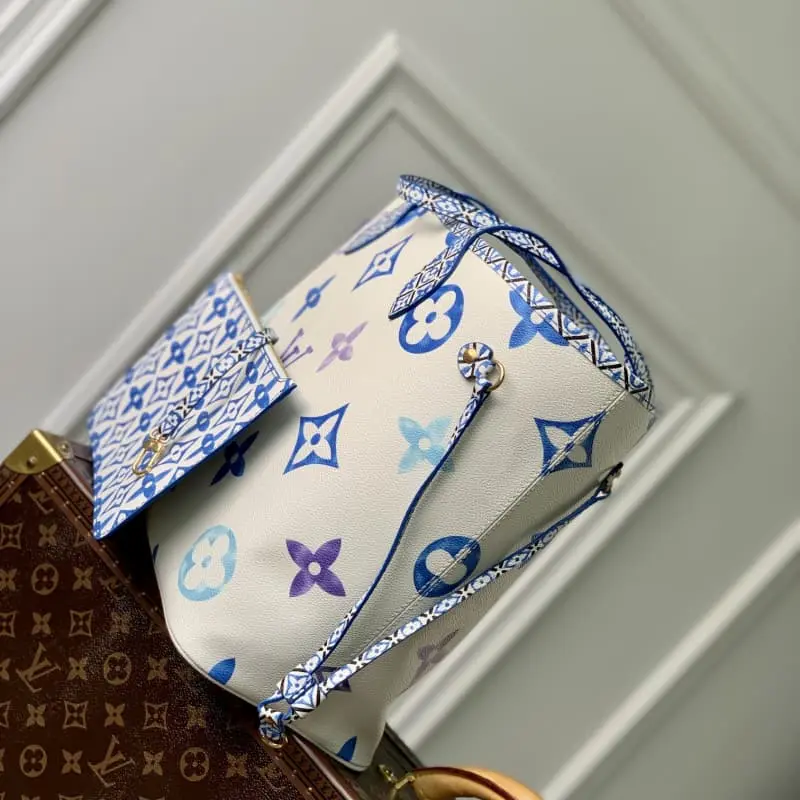 M22979 Blue 31x28x14cm High Quality Bags - Image 3