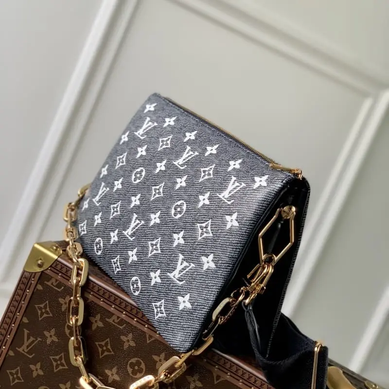 M23071 26x20x12cm High Quality Bags - Image 3