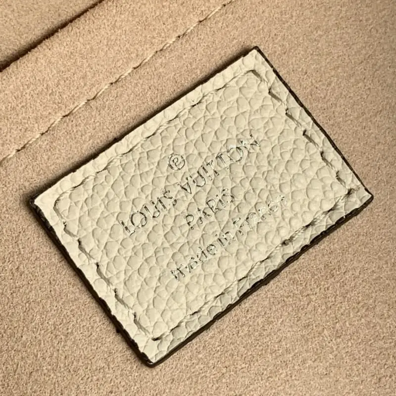 M80688 White 25x15x8cm High Quality Bags - Image 8