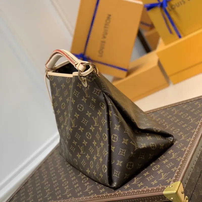 M44869 41x18x30.5cm High Quality Bags - Image 2