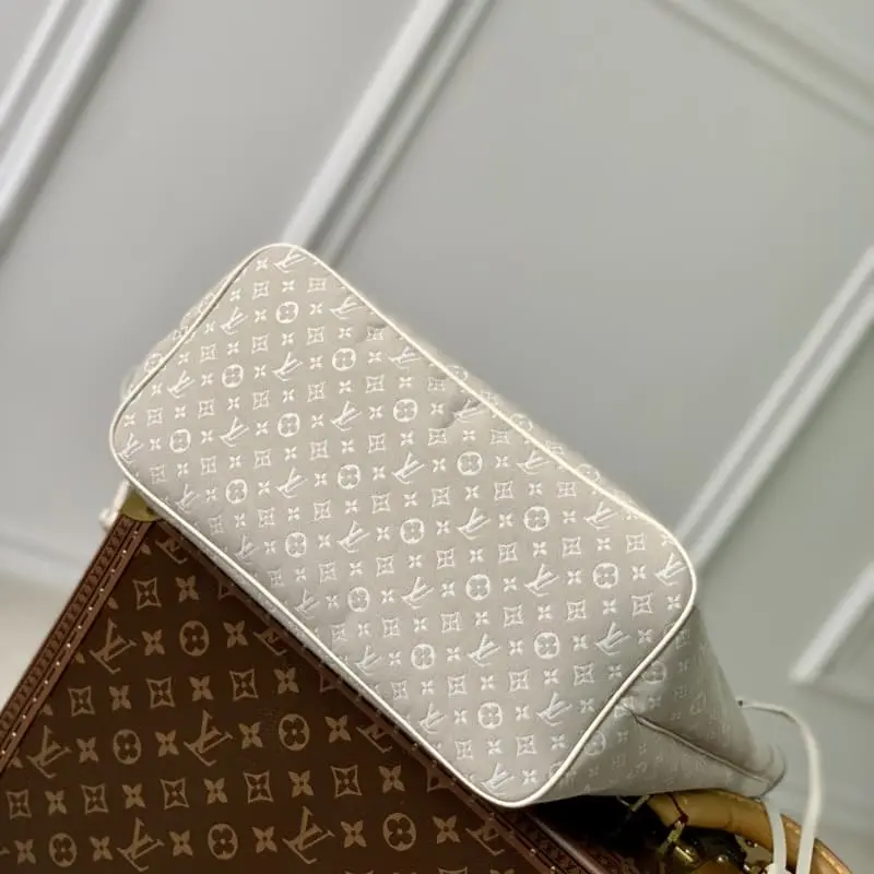 M40995 White 32x29x17cm High Quality Bags - Image 3