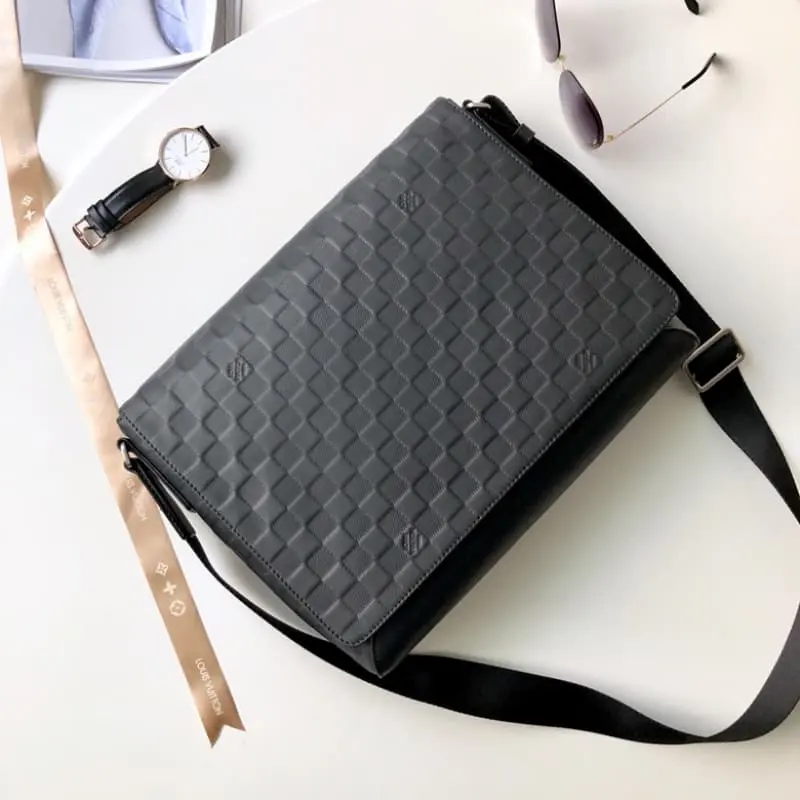 N41038 33x28x7cm High Quality Bags - Image 3