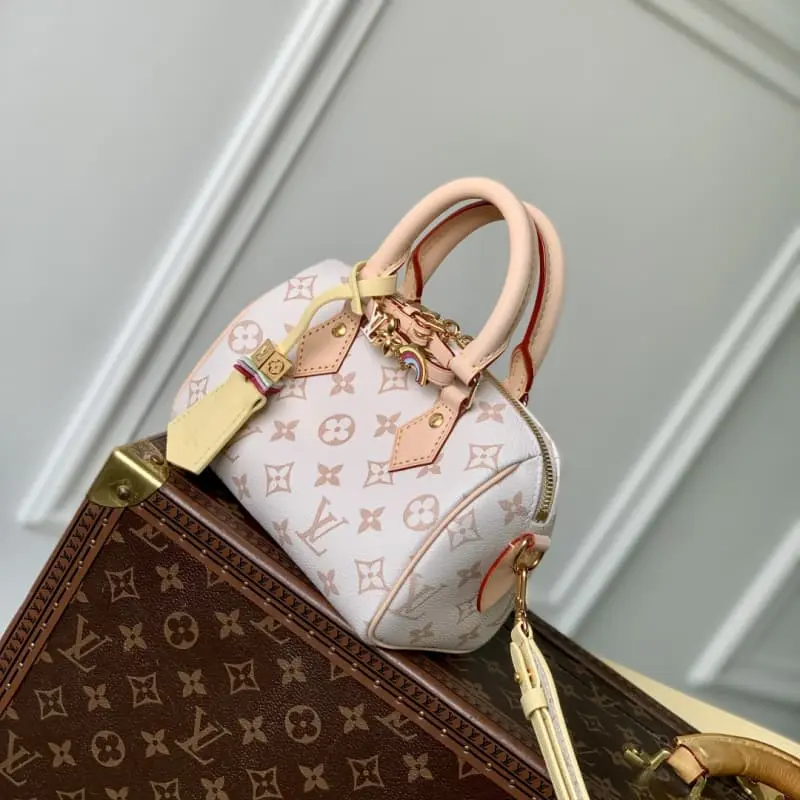 M24474 White Flower 18x12.5x11cm High Quality Bags - Image 2