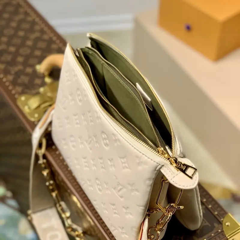 M57793 S3 26x20x12cm High Quality Bags - Image 5