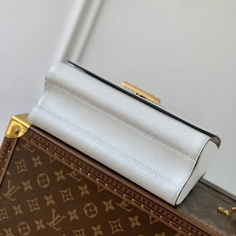 M20681 23x17x9.5cm High Quality Bags - Image 2