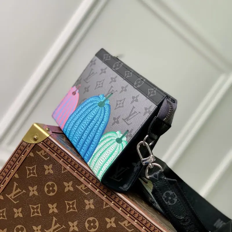 M81972 22x14.5x4.5cm High Quality Bags - Image 3