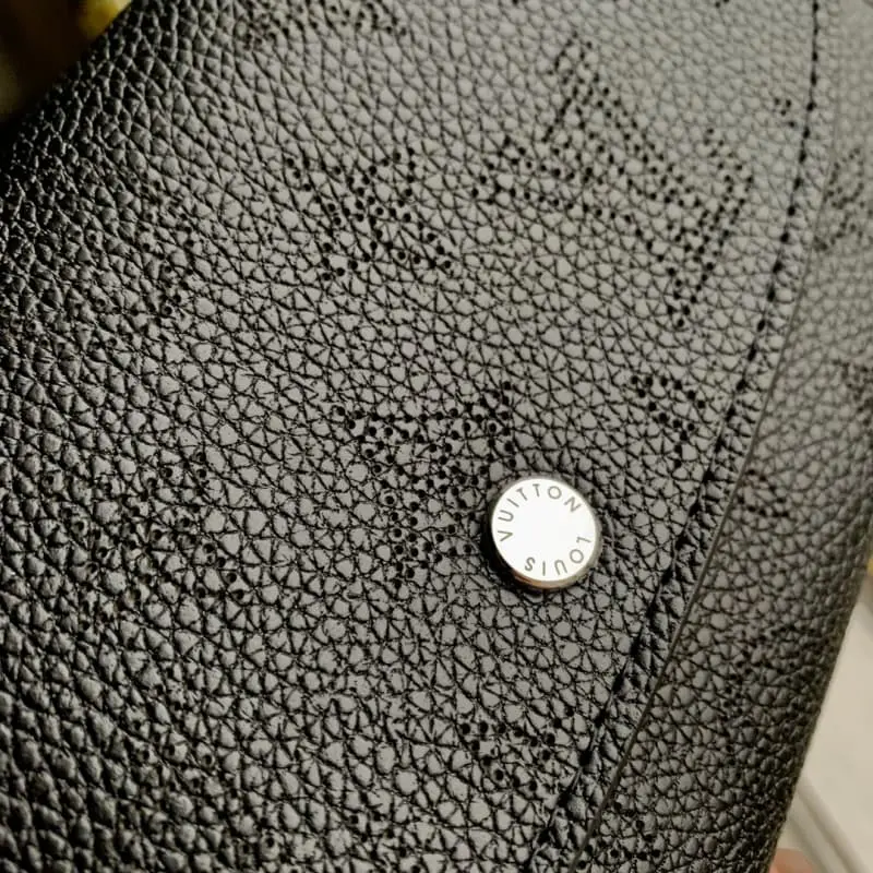 M60143 Black 19x12x2cm High Quality Bags - Image 3