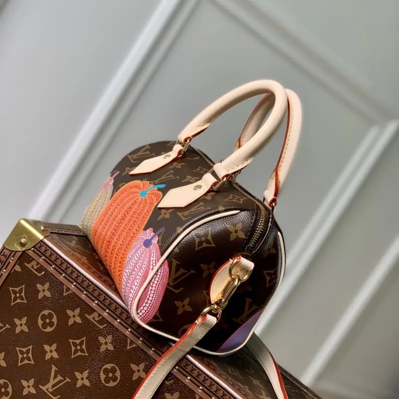 M46469 20x13x11cm High Quality Bags - Image 3