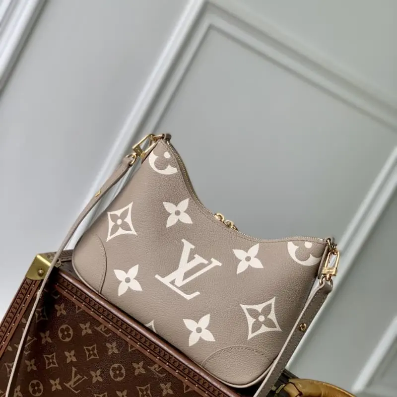 M13224 16x9.5x29cm High Quality Bags - Image 3