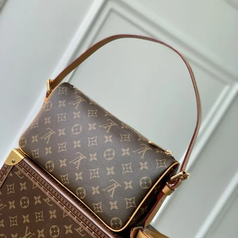 M60006 27x10x15cm High Quality Bags - Image 3