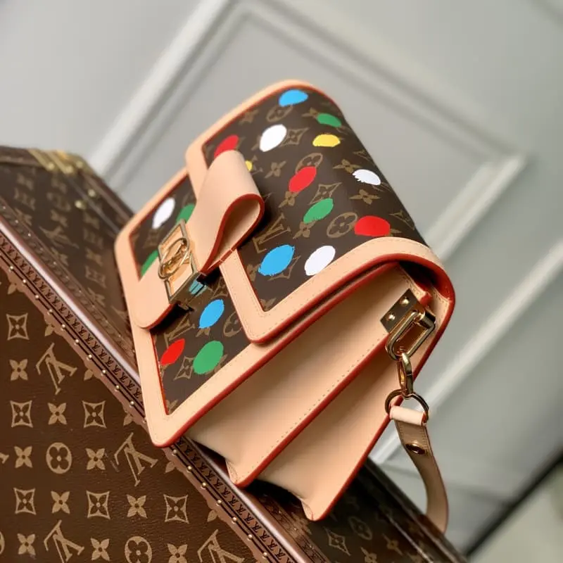 M46432 25x17x10.5cm High Quality Bags - Image 3