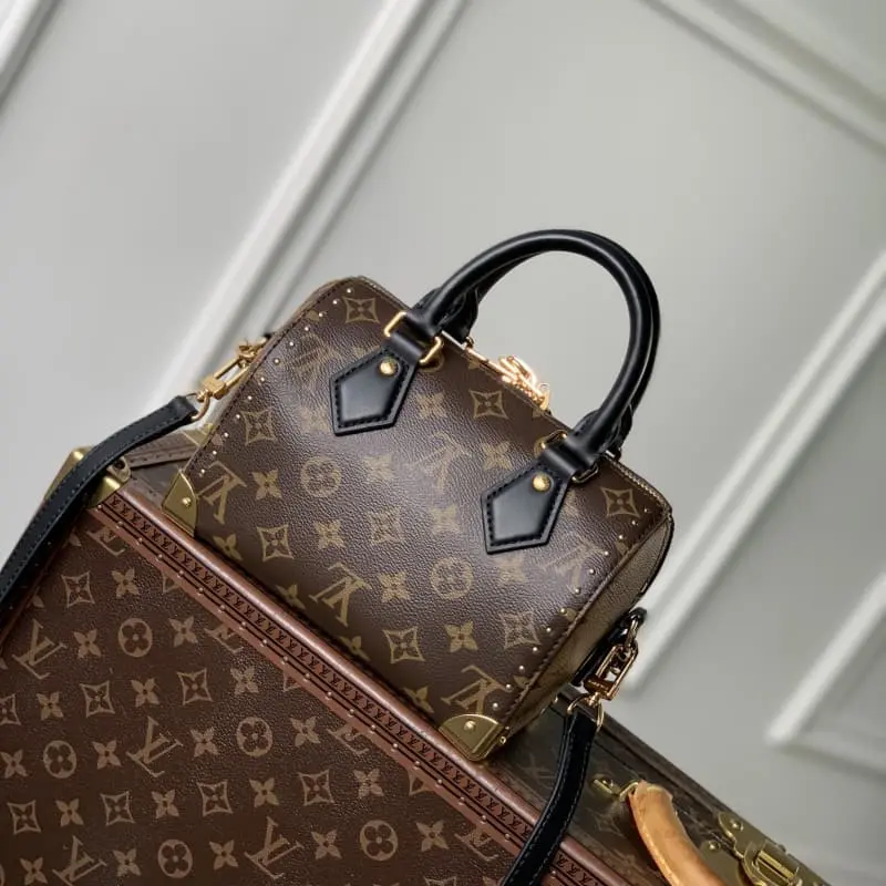 M13146 20.5x16x11cm High Quality Bags - Image 3