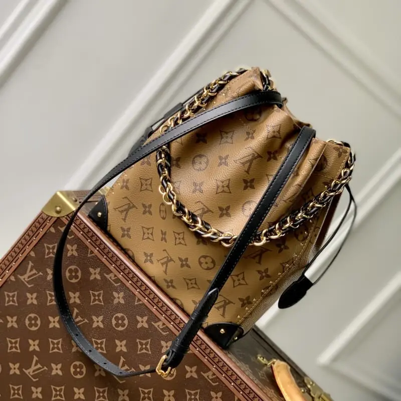 M13324 23x9x23cm High Quality Bags - Image 3