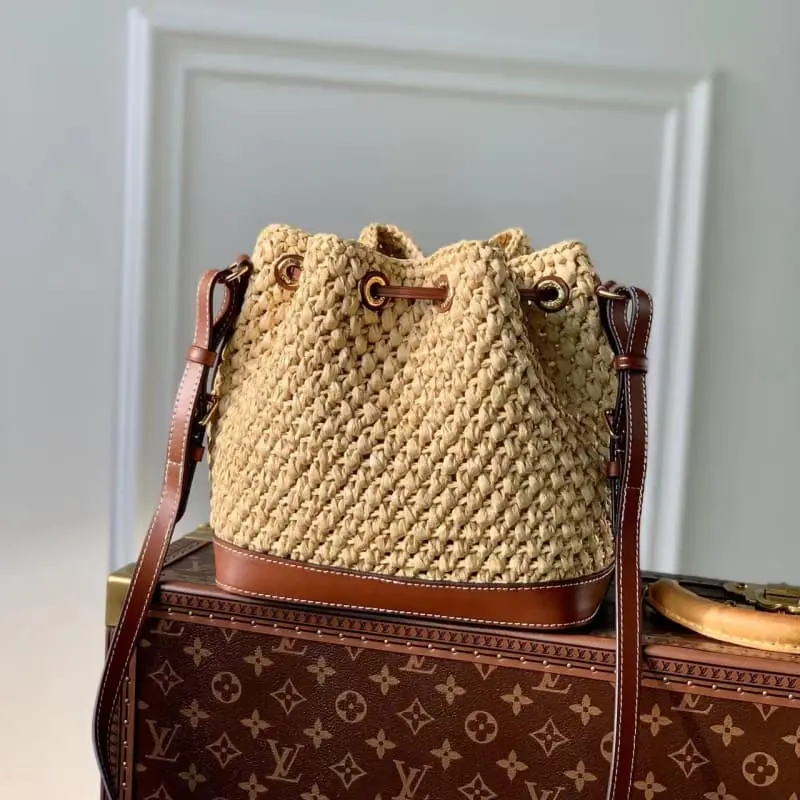 M24722 HH155 22x24x15cm High Quality Bags - Image 4