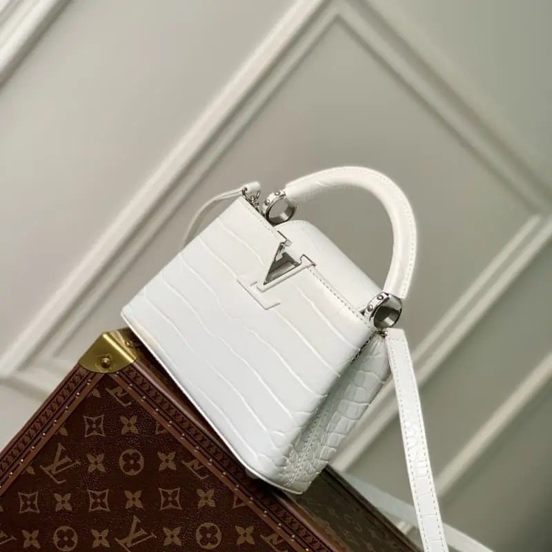 M48865 WhiteMini 21x14x8cm High Quality Bags - Image 3