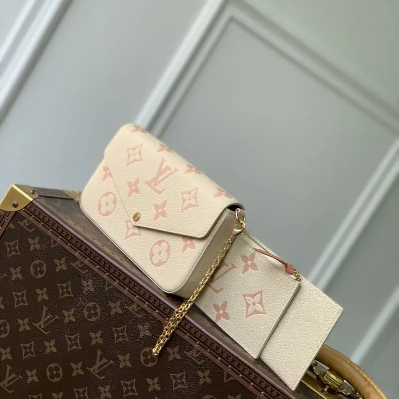 M69977 21x12x3cm High Quality Bags - Image 3