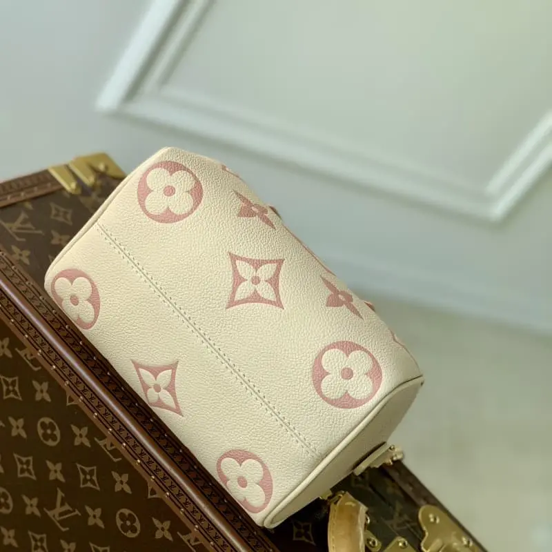 M46397 Apricot Silk Screen 20.5x13.5x12cm High Quality Bags - Image 3