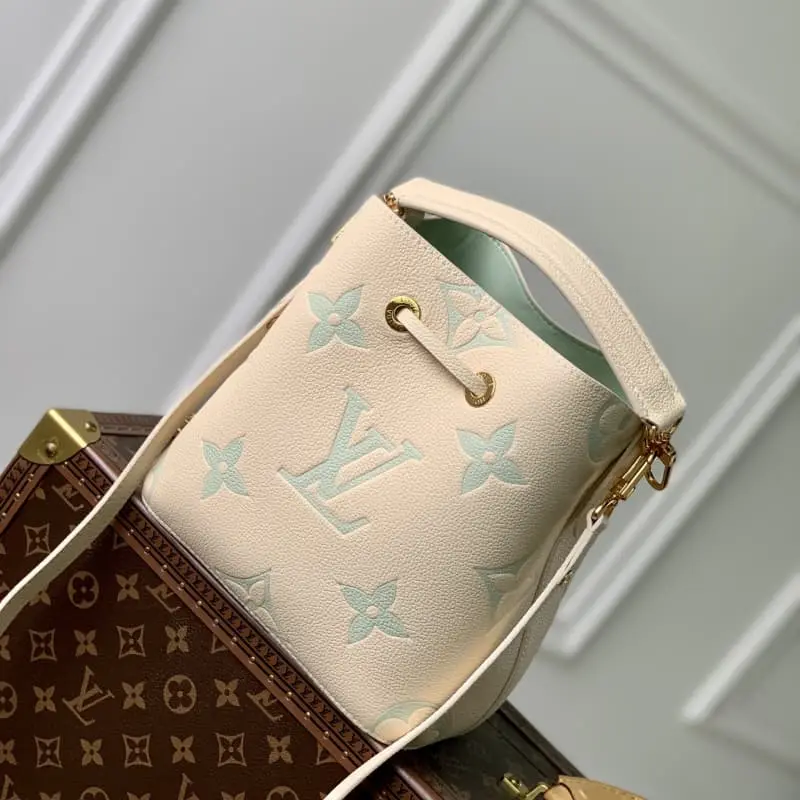 M45709 Silk screen green 20x20x13cm High Quality Bags - Image 3