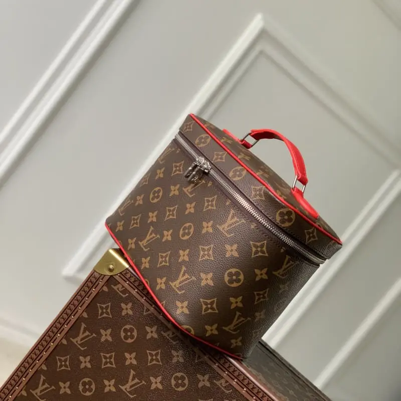 M42265 Red 24x14x17cm High Quality Bags - Image 3