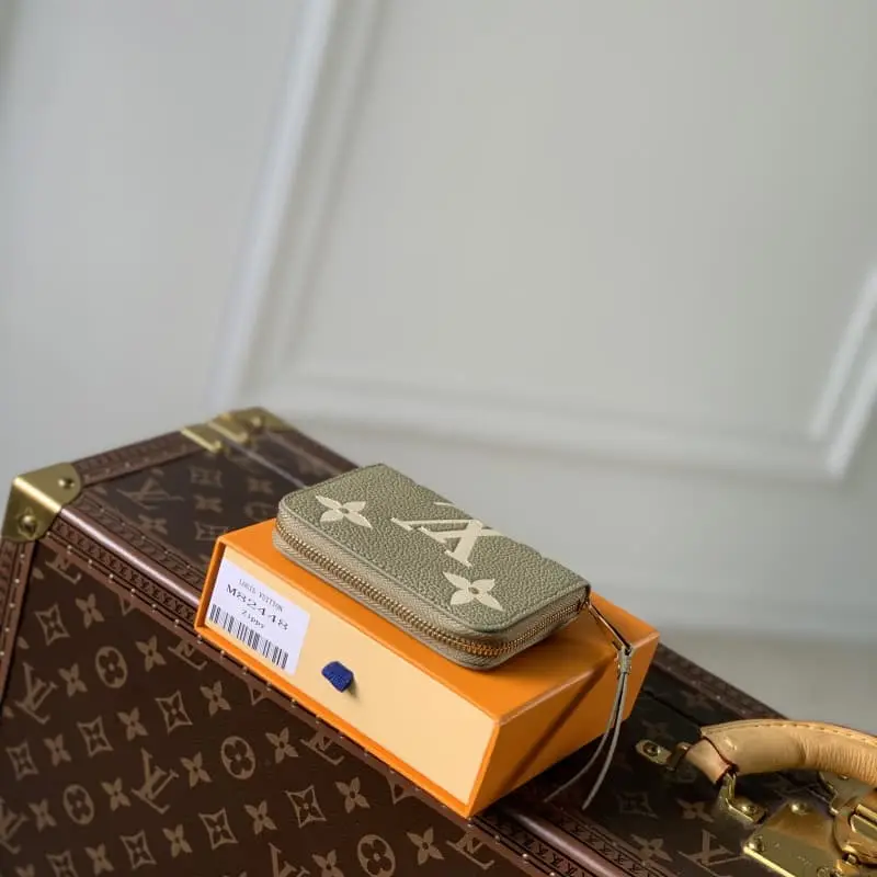 M82448 Grass Green (Silk Screen) 11x8.5x2cm High Quality Bags - Image 3