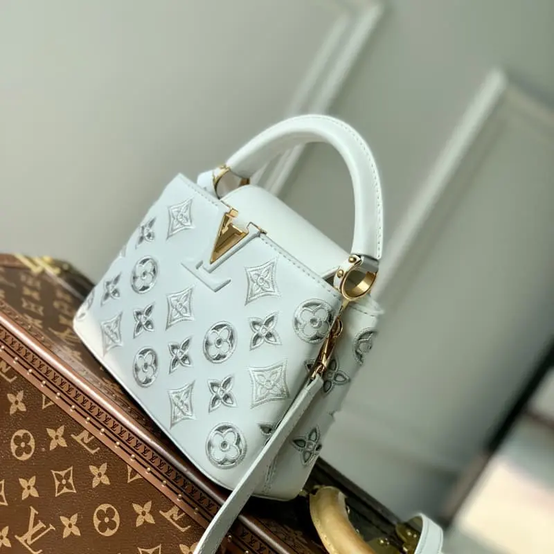 M22863 Embroidery White 21x14x8cm High Quality Bags - Image 3