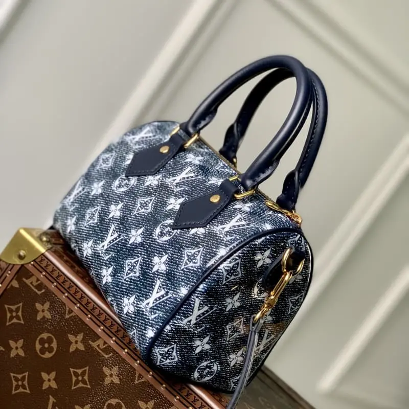 M23069 20.5x13.5x12cm High Quality Bags - Image 3