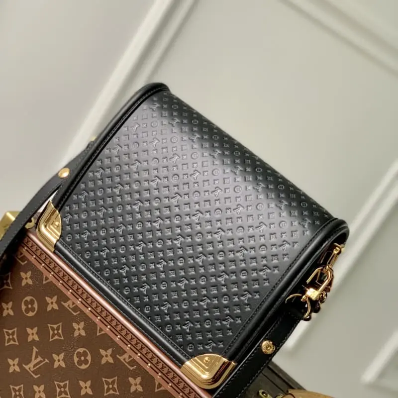 M22276 25x17x10.5cm High Quality Bags - Image 3